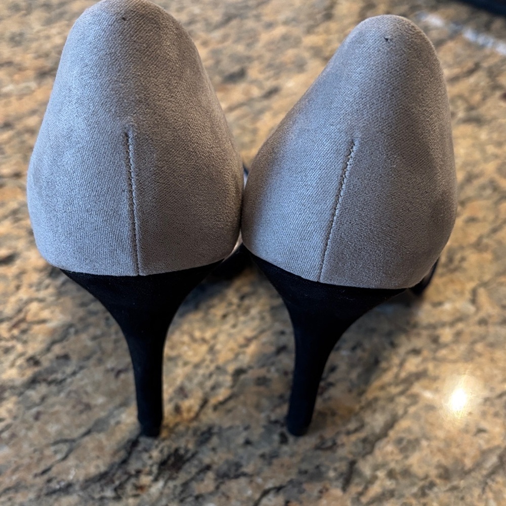 Chinese Laundry D'Orsay Heels Navy Gray Black Size 6.5 NWOT Pointed Toe - Picture 3 of 6
